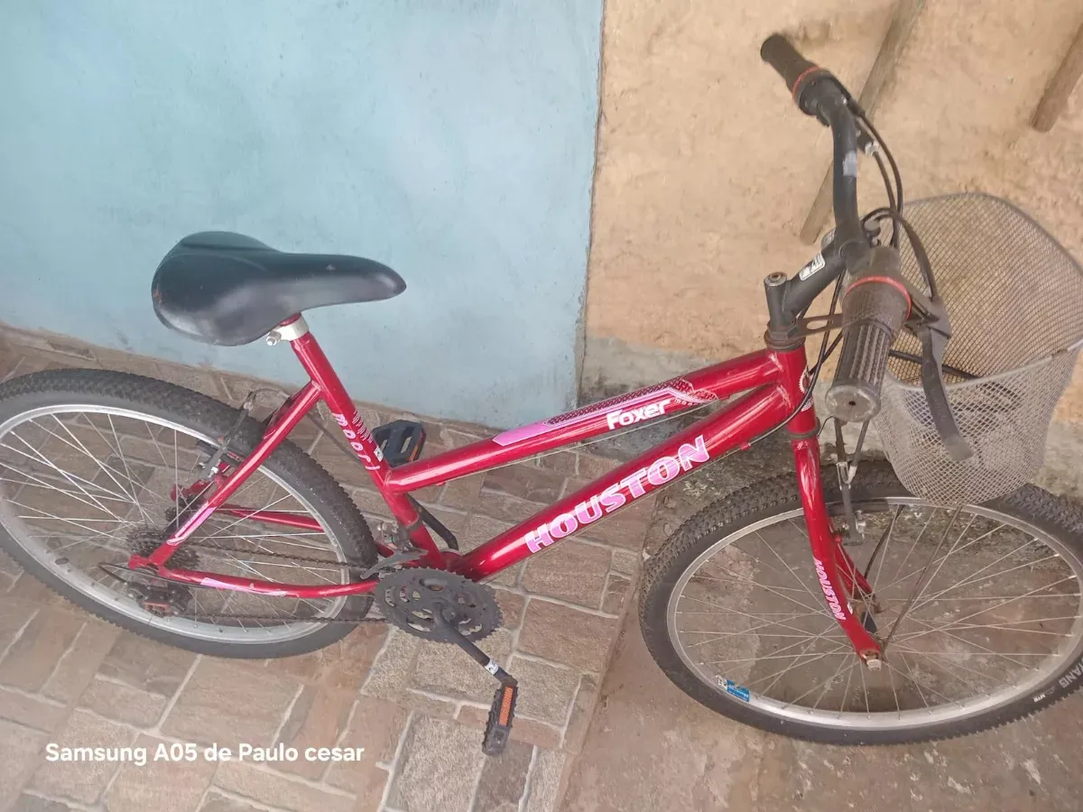 VENDO ESTA BICICLETA COM CESTINHA